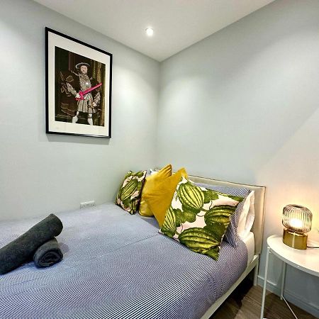 Stunning Brand New House - Sleeps 6 - Free Parking - Great Location - Fast Wifi - Smart Tv - Close To Poole & Bournemouth & Sandbanks Buitenkant foto