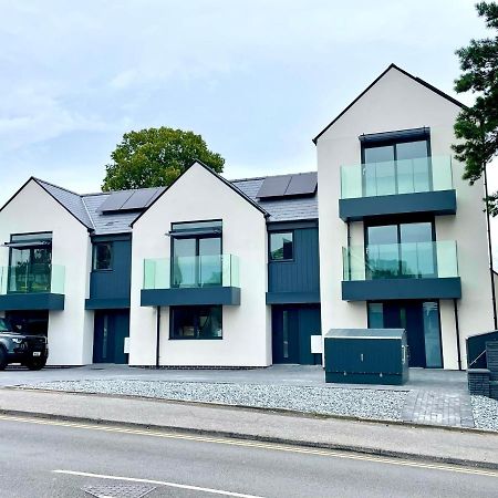 Stunning Brand New House - Sleeps 6 - Free Parking - Great Location - Fast Wifi - Smart Tv - Close To Poole & Bournemouth & Sandbanks Buitenkant foto
