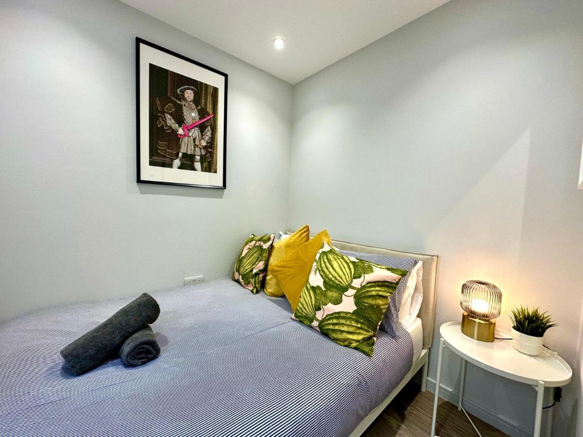 Stunning Brand New House - Sleeps 6 - Free Parking - Great Location - Fast Wifi - Smart Tv - Close To Poole & Bournemouth & Sandbanks Buitenkant foto
