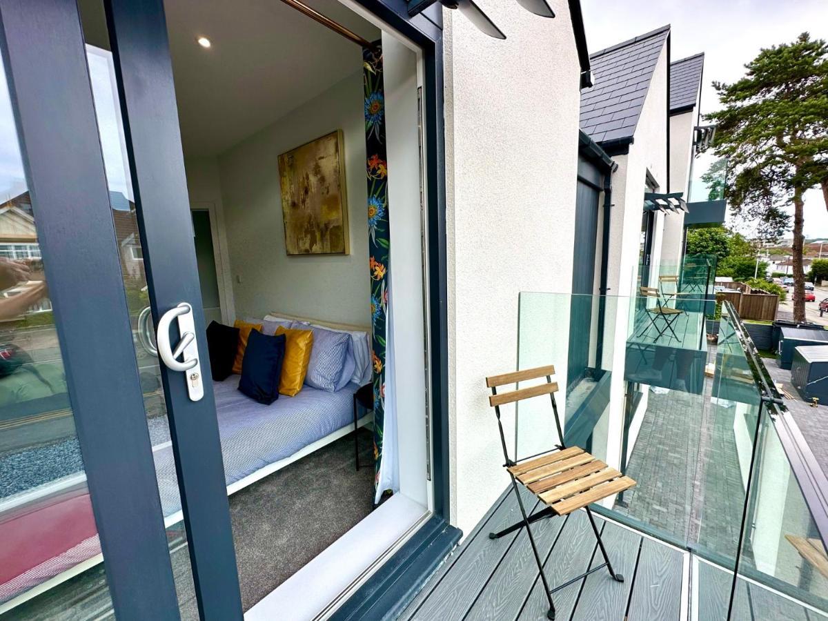 Stunning Brand New House - Sleeps 6 - Free Parking - Great Location - Fast Wifi - Smart Tv - Close To Poole & Bournemouth & Sandbanks Buitenkant foto